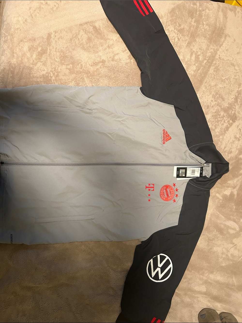 VERY RARE FC Bayern München 2018/19 Pre-Match Jacket Adidas NWT T-Mobile VW